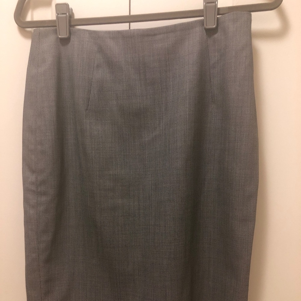 Hugo boss pencil skirt, black& white “Tweed.”